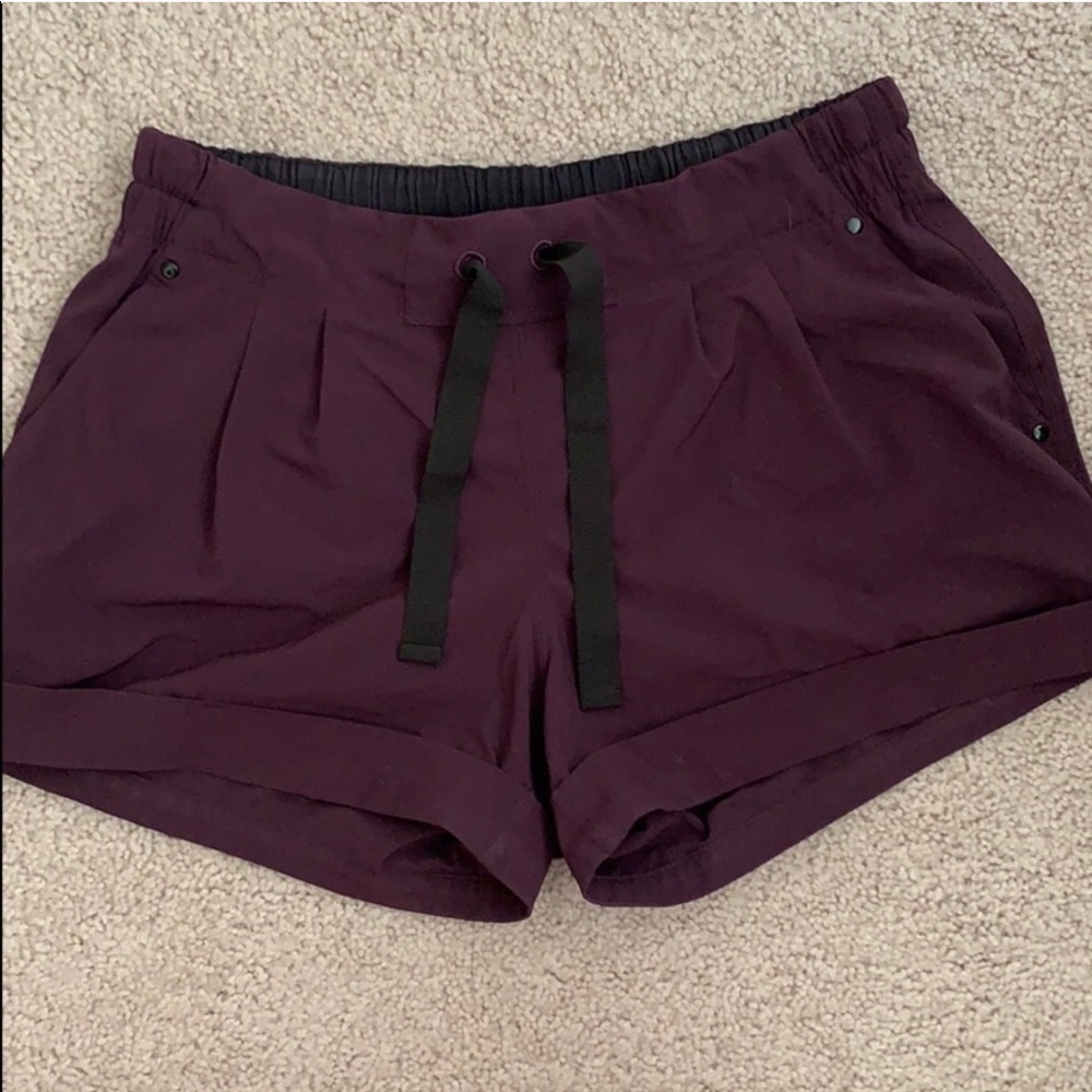 Lululemon spring break away shorts